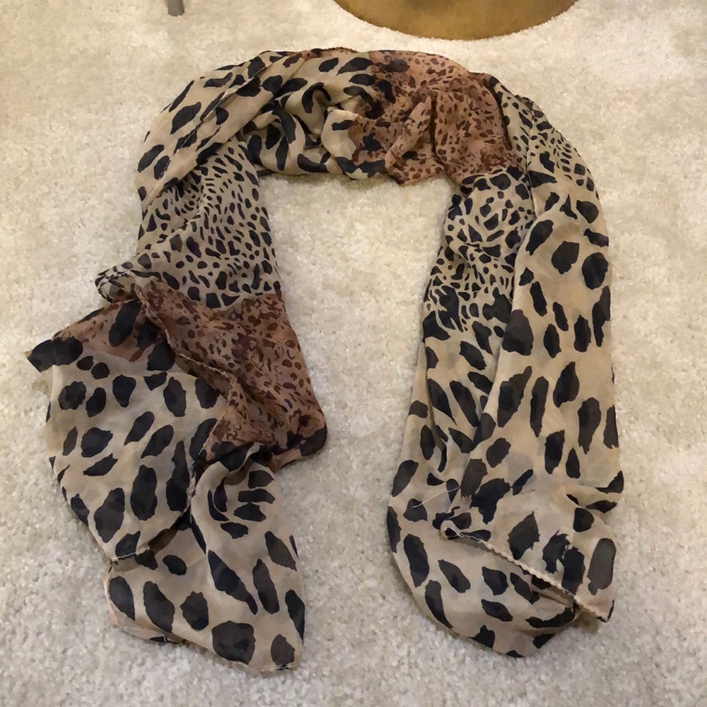 Leopard print scarf